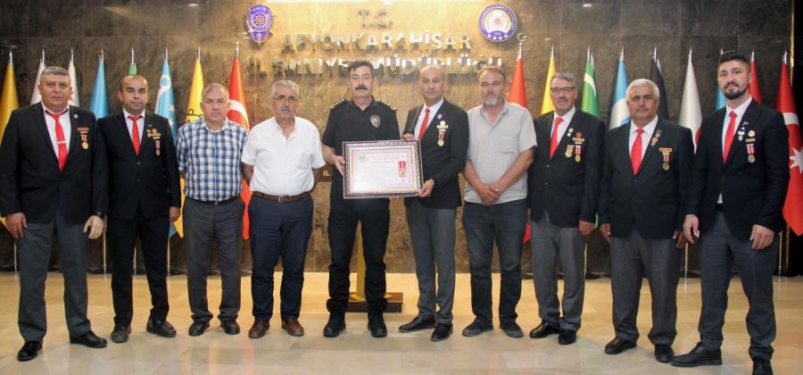 Şehit ailelerinden kahraman polislerimize teşekkür
