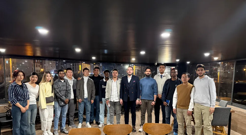 AK PARTİ GENÇLİK KOLLARI, DÜNYANIN DÖRT BİR YANINDAN GELEN ÖĞRENCİLERİ AĞIRLADI