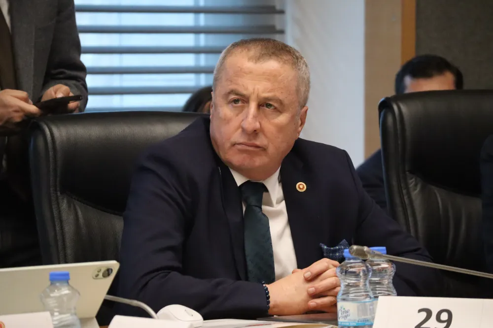 KİMSE HİKAYE ANLATMASIN