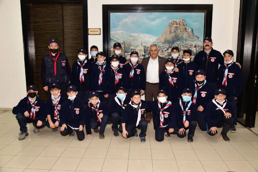 İzci Kulübünden Zeybek Başkan’a ziyaret
