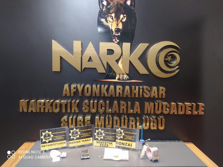 Narkotik yine geçit vermedi 3 gözaltı