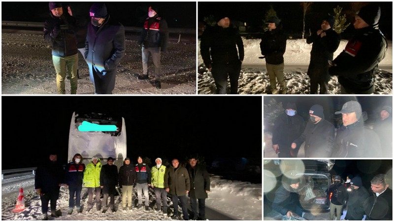 Emirdağ’da vatandaşlar ve araçlar kurtarılarak yollar açıldı